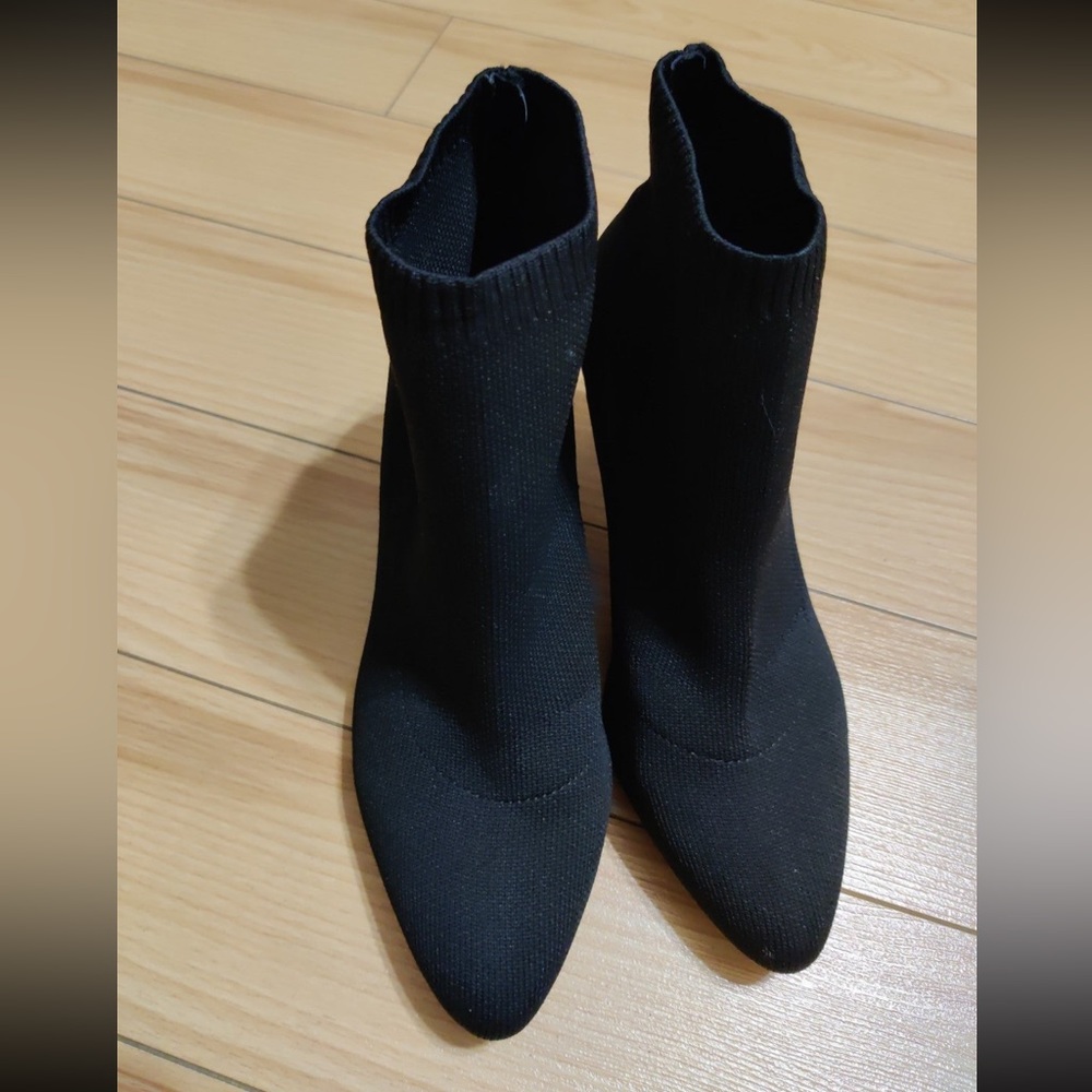 Alex Marie knit comfort bootie size 71/2 black